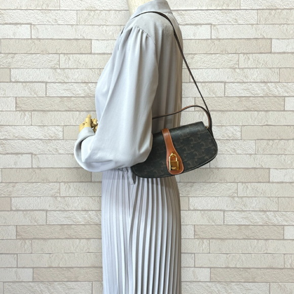 Celine Triomphe Canvas Shoulder Bag Brown - Picture 2 of 6